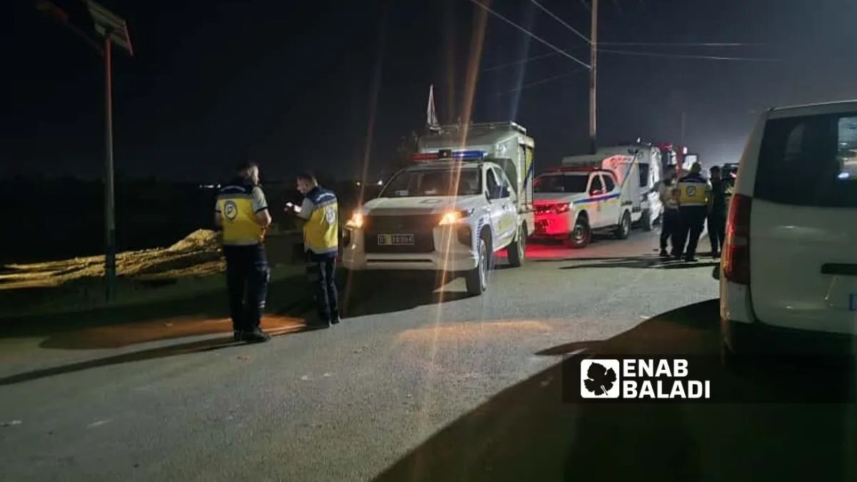 فرق الدفاع المدني تحاول إنقاذ طفل سقط في بئر بمنطقة تسيطر عليها "قسد" في ريف دير الزور