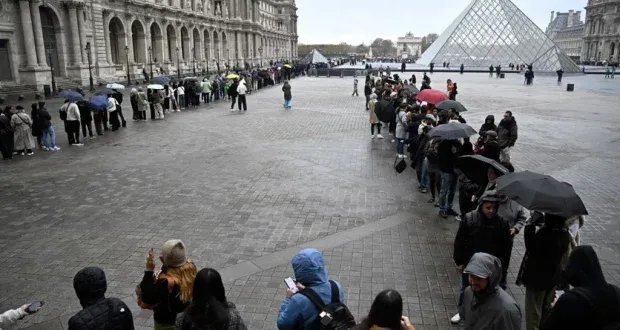 سرقة متحف اللوفر: أدلة الحمض النووي والبصمات تقود إلى الجناة المحتملين