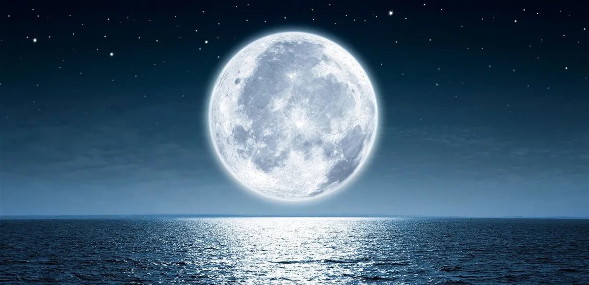 ناسا تكشف: لماذا رؤيتنا لنصف القمر خادعة؟