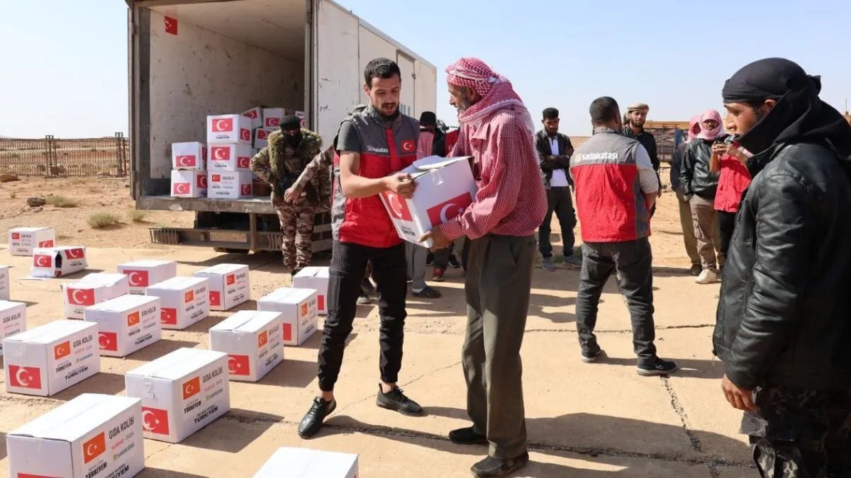 محافظ السويداء يتهم جهات بعرقلة صرف الرواتب وسط رفض لتدخل دمشق