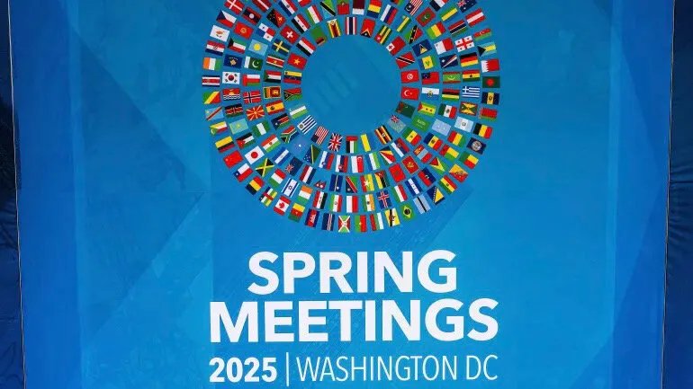 بعد سنوات من العزلة: وفد سوري رفيع المستوى يشارك في اجتماعات البنك الدولي بواشنطن