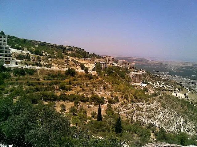 جبل الأربعين في أريحا يستعد لاستقبال موسم الاصطياف: آمال بعودة الزوار وإنعاش السياحة