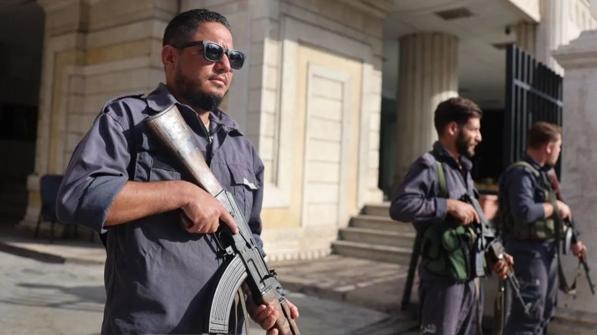 اللاذقية: الداخلية تعلن تفكيك خلايا مرتبطة برجال أعمال مقربين من الأسد