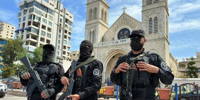 اللاذقية: تعزيزات أمنية مشددة حول الكنائس خلال احتفالات عيد الفصح