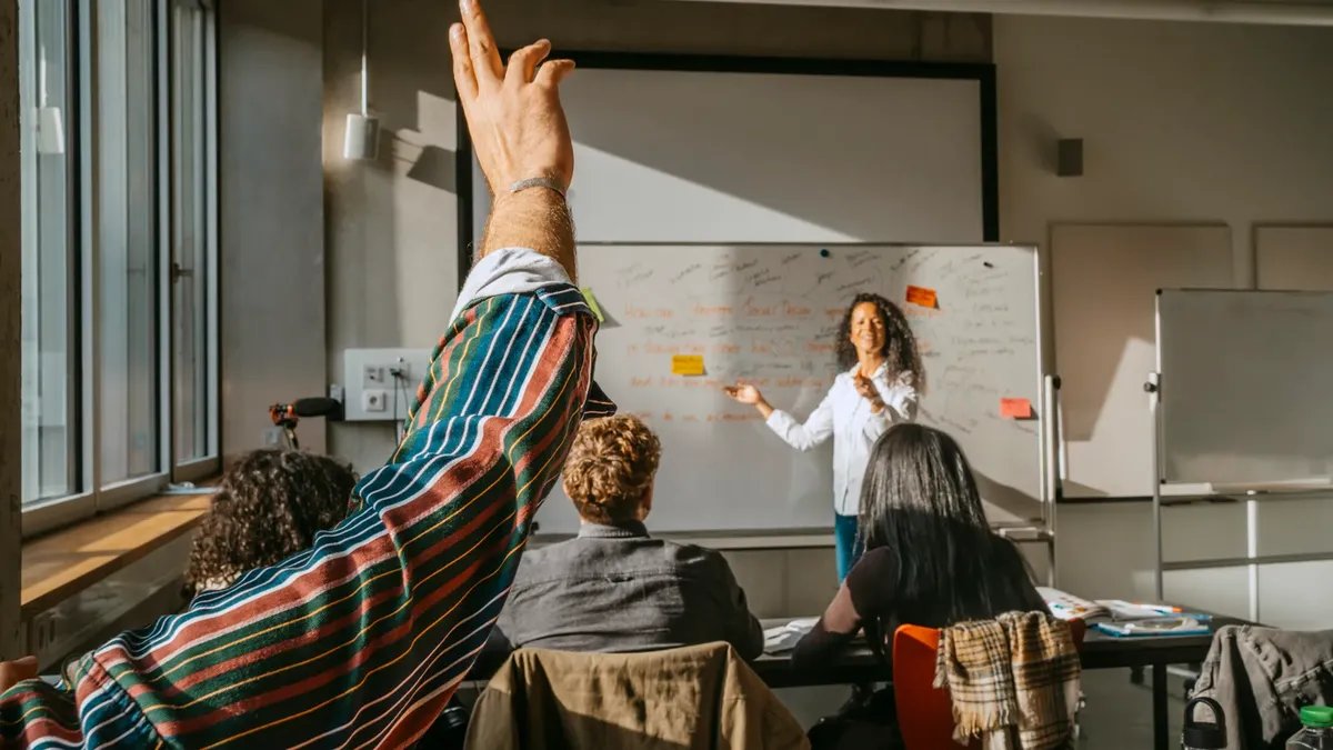 ألمانيا تزيد عمليات الترحيل: أكثر من 17 ألف شخص يغادرون البلاد في 2024 وسط جدل حول الترحيل إلى سوريا