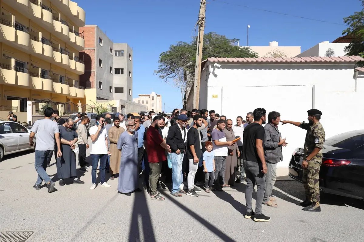 عودة مجانية: مئات السوريين في ليبيا يستفيدون من مبادرة لتذاكر السفر إلى الوطن