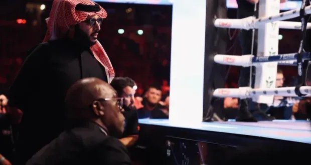 تركي آل الشيخ يعلق بفرح على فوز مانشستر يونايتد ويشيد بالسير فيرغسون!