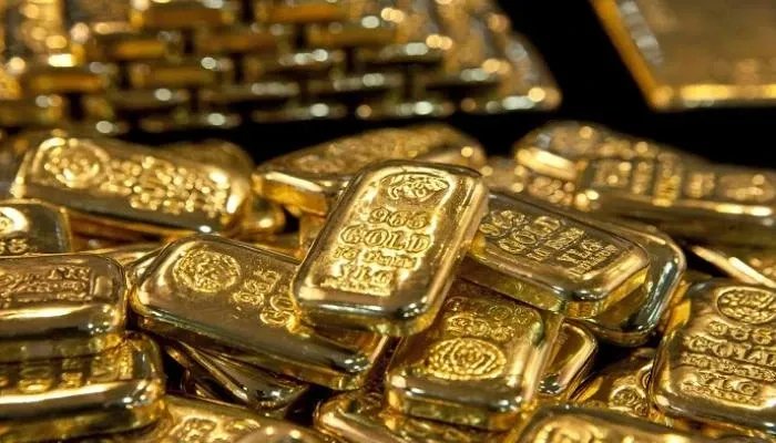 الدولار يصعد والذهب يتراجع عالمياً بانتظار قرارات الفيدرالي