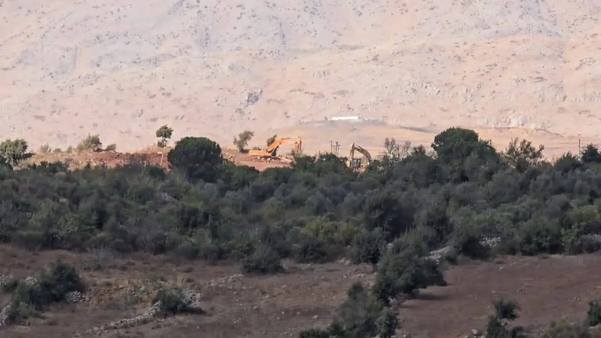 الجيش الإسرائيلي يزرع ألغامًا حول قاعدة عسكرية في القنيطرة وسط استنكار سوري