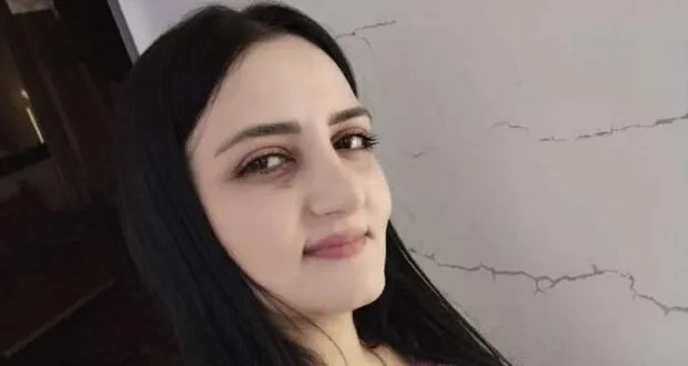 قصيدة "شذرات عشق": بوح وجداني يلامس شغاف القلب