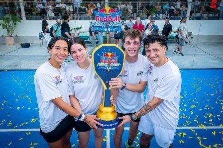 الأردن يتألق ويتوج بلقب بطولة العالم لريد بُل بادل داش في إشبيلية