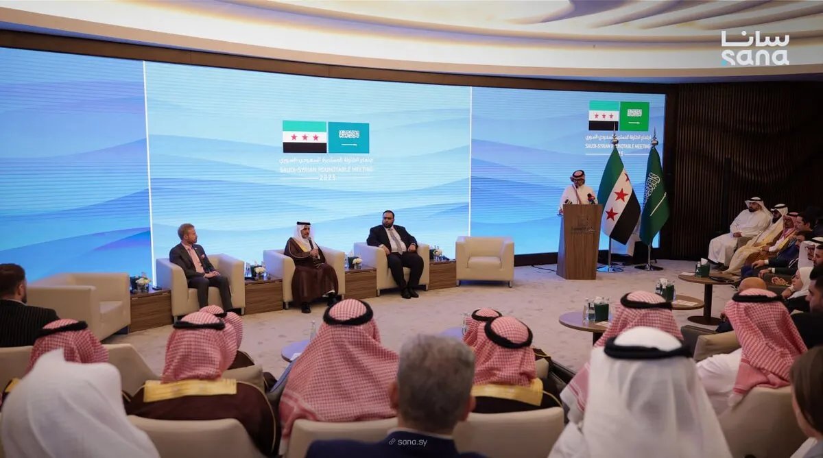 السعودية وسوريا تبحثان تعزيز التعاون الاقتصادي والاستثماري في اجتماع الطاولة المستديرة بالرياض