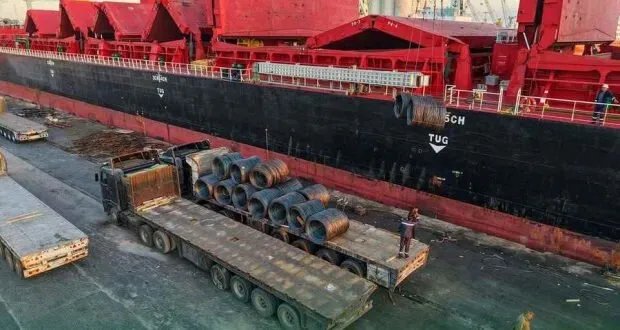 المرافئ السورية: نشاط مكثف يعكس انتعاشاً اقتصادياً ووصول أولى الشحنات من البرازيل والصين