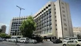 أهالي طلاب الطب في طرطوس يناشدون التعليم العالي: إما النقل إلى جامعتنا أو تجديد الاستضافة!