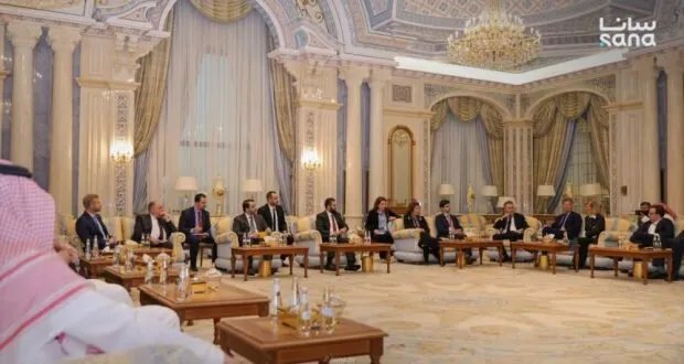 الرئيس الشرع يلتقي كبار المستثمرين الدوليين في الرياض لبحث فرص الاستثمار في سوريا