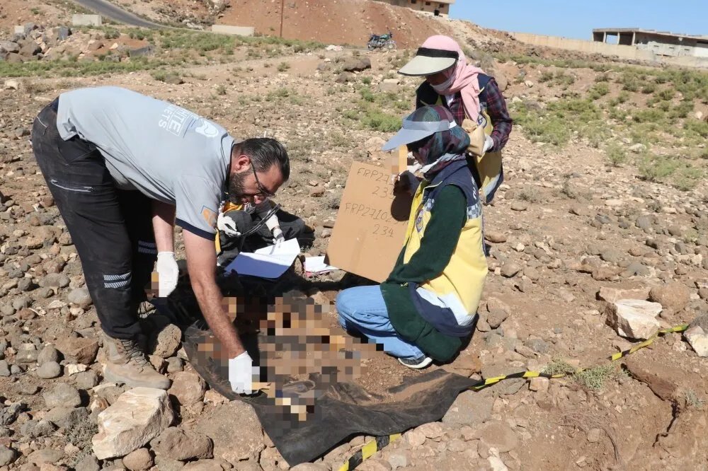 العثور على رفات بشرية قرب سجن غرز بدرعا: الدفاع المدني يحذر من العبث بالأدلة