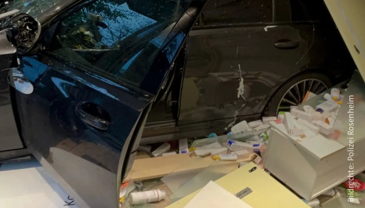 حادث غريب في ألمانيا: سيدة تقتحم صيدلية بسيارتها عن طريق الخطأ في روزنهايم