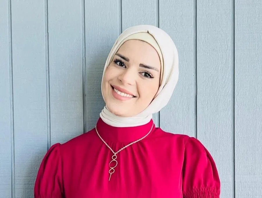 سلمى نداف: مؤثرة سورية تثير جدلاً بقرار العودة من الدنمارك بسبب "صراعات القيم"