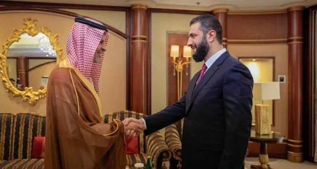 الرئيس الشرع يبحث التعاون والاستثمار مع مسؤولين سعوديين في الرياض