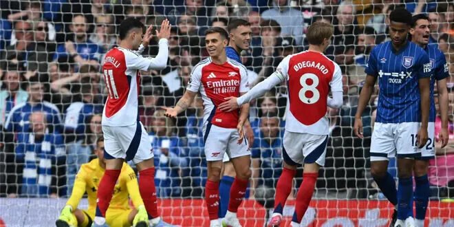 اكتساح مدفعجي: آرسنال يمطر شباك إبسويتش برباعية في الدوري الإنجليزي الممتاز