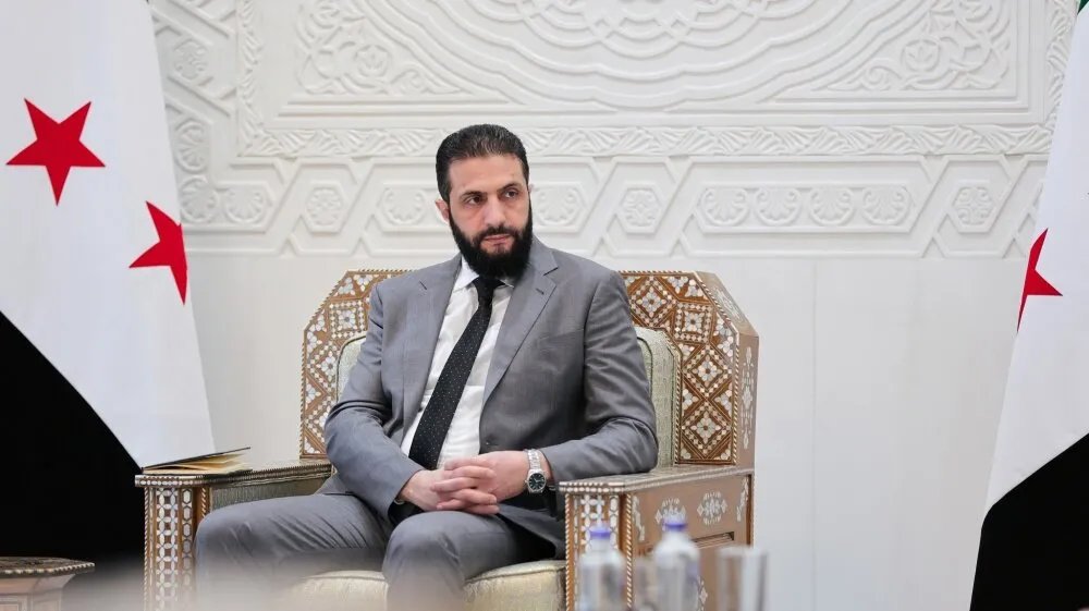 الرئيس الشرع يحذر المقربين ويغلق مكتب شقيقه بسبب استغلال السلطة والفساد