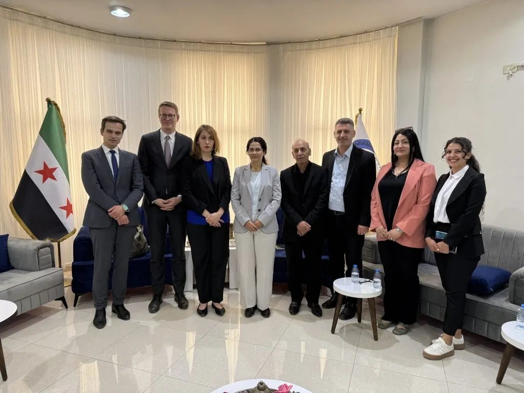 وفد ألماني رفيع المستوى يبحث مستقبل سوريا مع الإدارة الذاتية في القامشلي