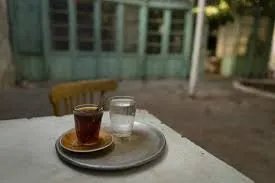 وداعًا للوزن الزائد: أفضل 10 مشروبات طبيعية لتناولها قبل النوم