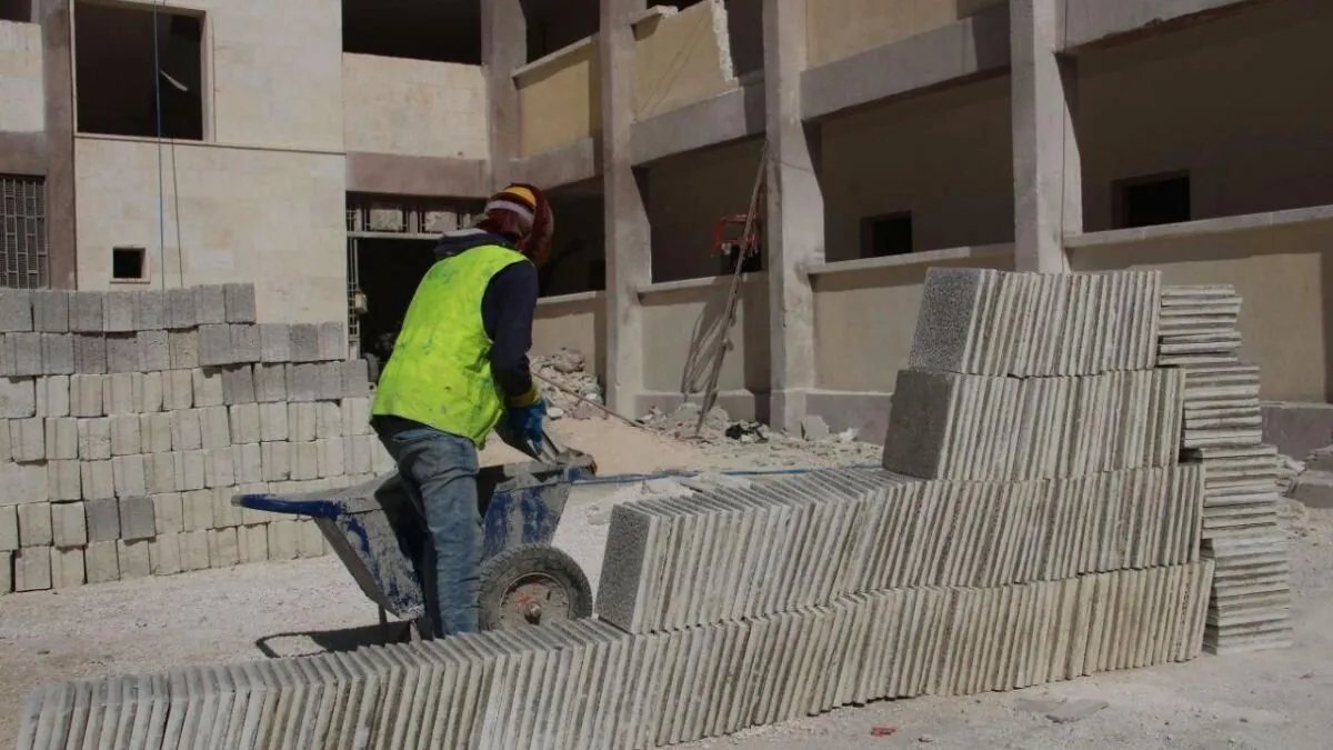 وزارة التربية تعلن عن ترميم 823 مدرسة في أنحاء سوريا وجهود مستمرة لإعادة تأهيل المزيد