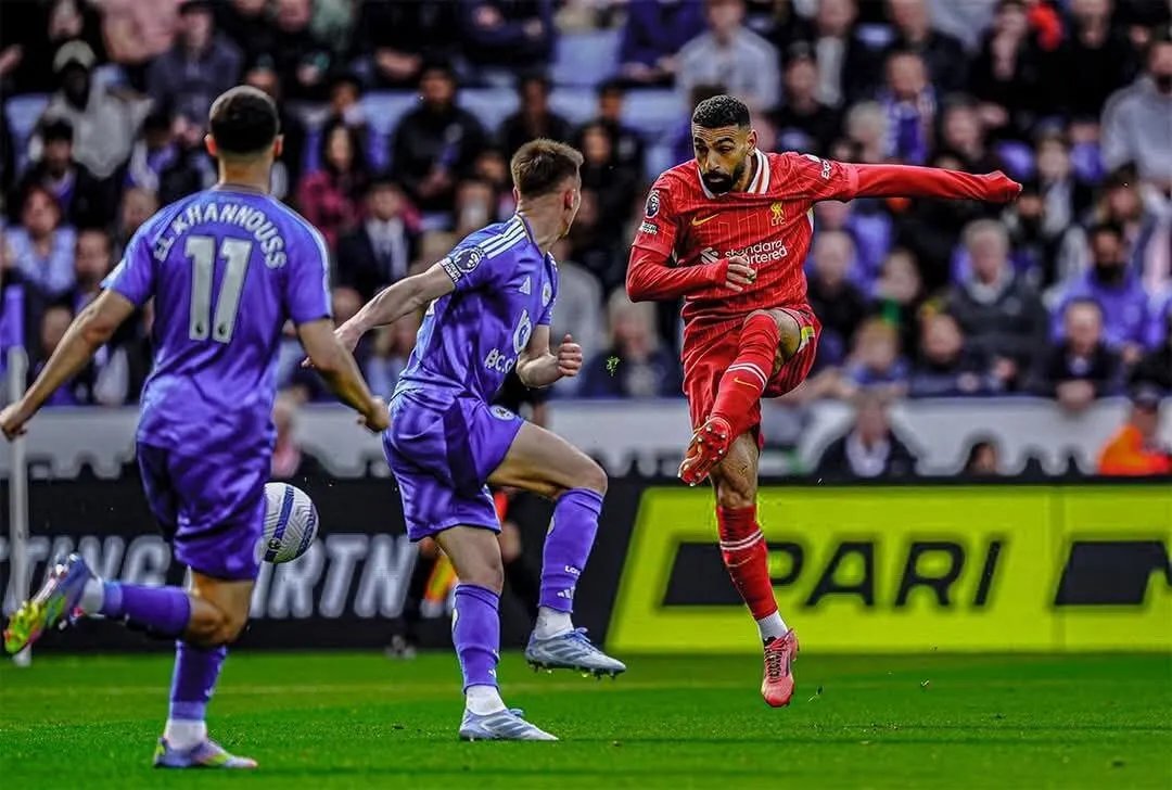 ليفربول يقترب من لقب الدوري الإنجليزي وهبوط ليستر سيتي