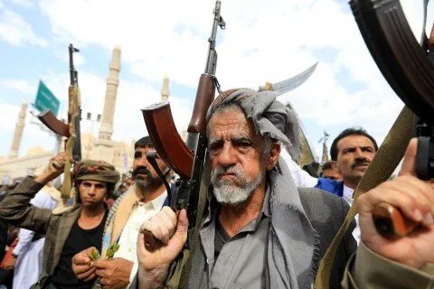 الحوثيون يحذرون: واشنطن تستعد لعملية برية في اليمن.. وغارات أمريكية مكثفة تستهدف الحديدة