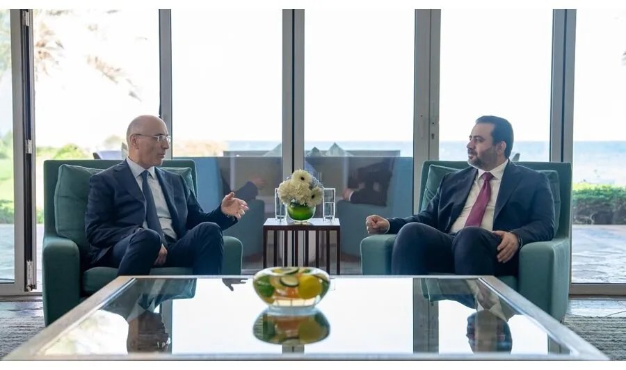 الشيباني والحجار يبحثان في المنامة تعزيز التعاون الأمني والسياسي بين سوريا ولبنان