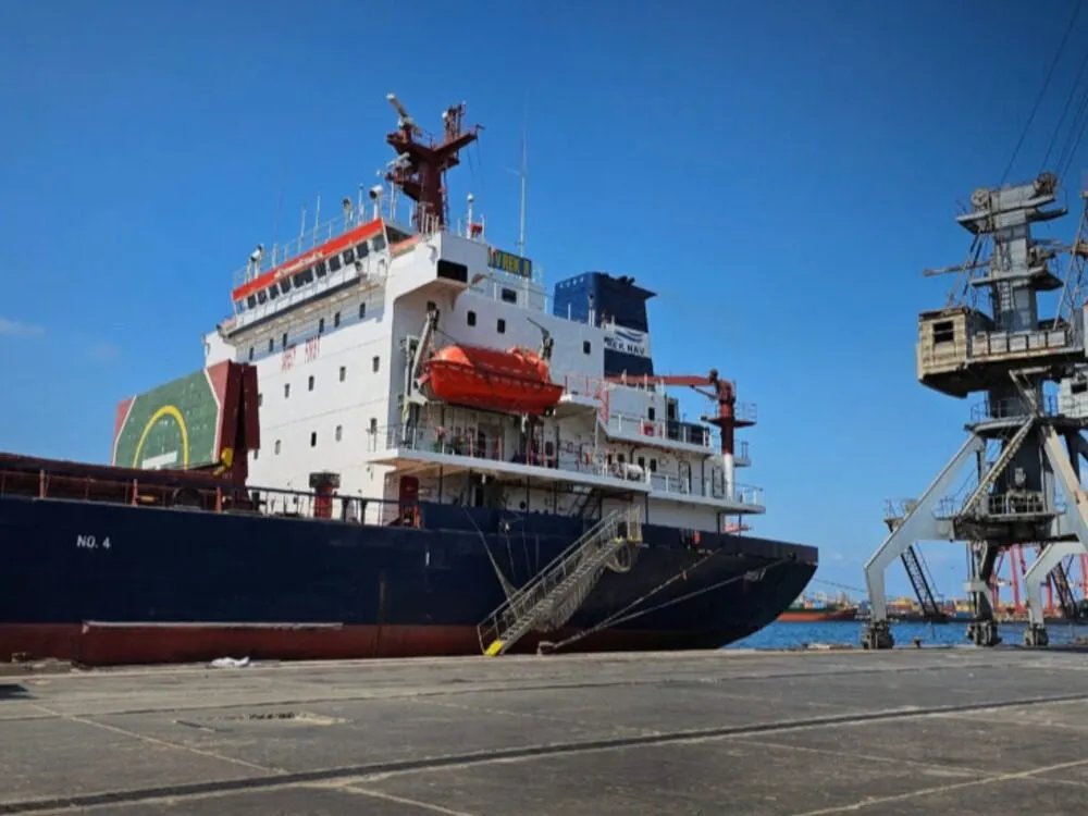 وصول شحنة قمح ضخمة إلى ميناء اللاذقية لتعزيز المخزون الاستراتيجي