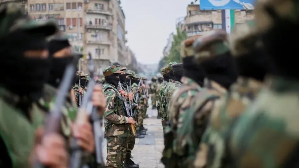 الدفاع السورية تفتح الباب لعودة صف الضباط المنشقين: تفاصيل وآلية التسجيل قريباً