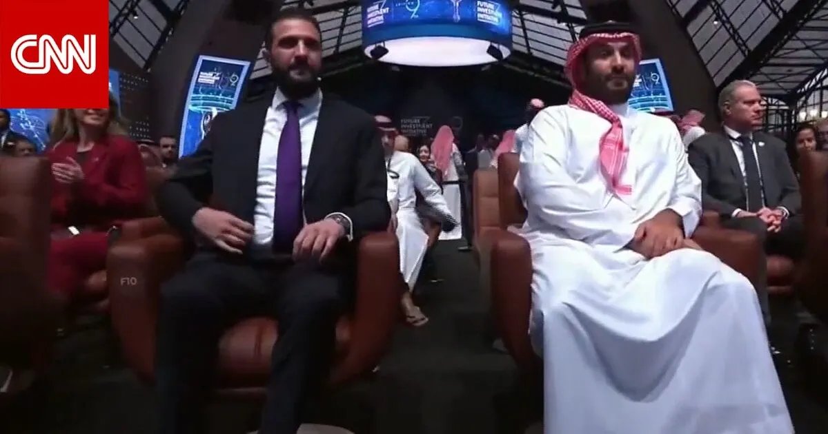 تفاعل واسع حول أناقة زوجة أحمد الشرع ولون فستانها المتطابق مع ربطة عنقه في السعودية