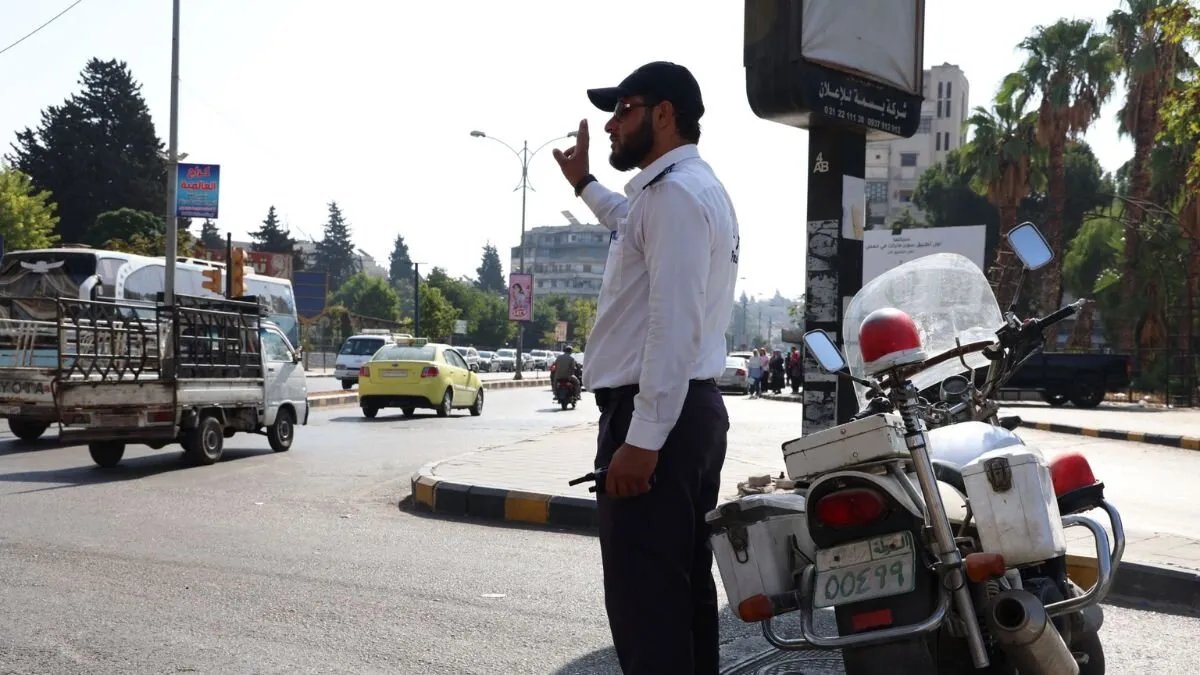 الداخلية السورية تتحرك: محاسبة مدعي صفة الاستخبارات بعد الإساءة لعنصر مرور