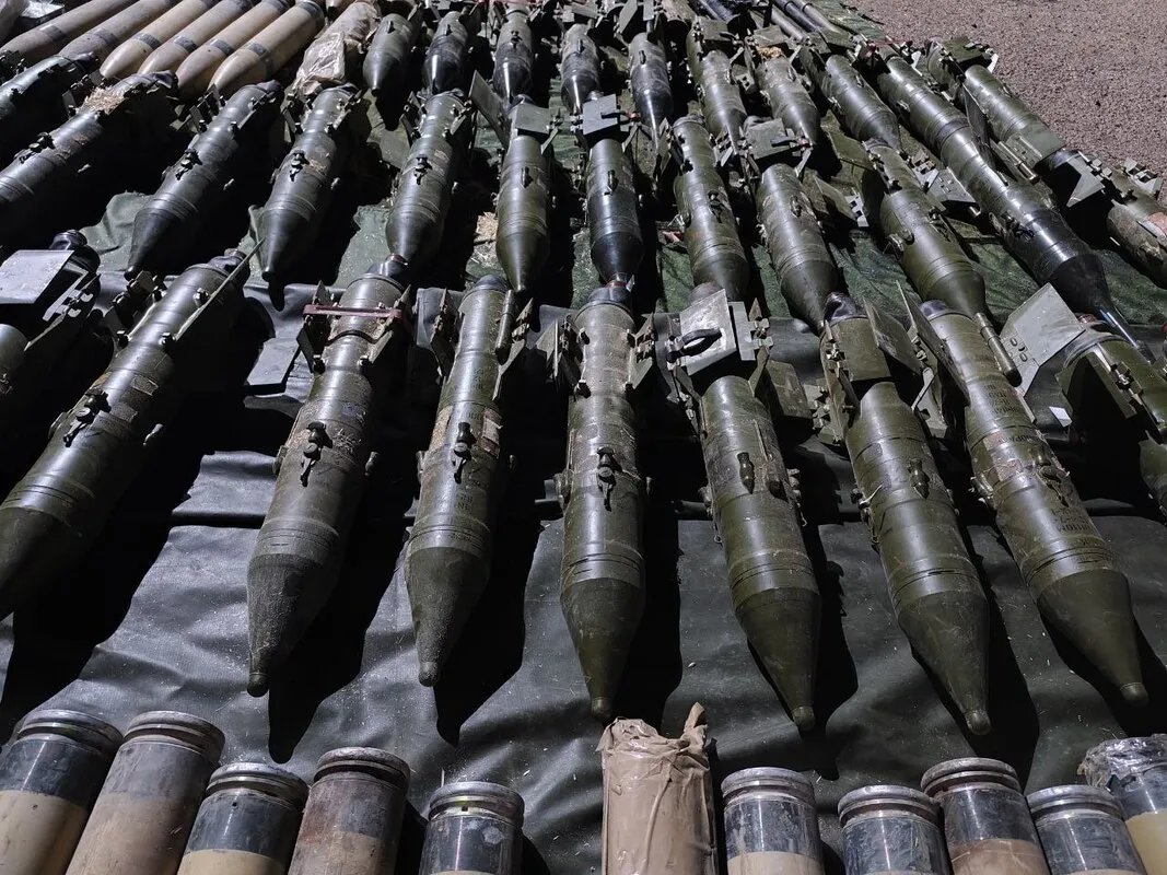 إحباط تهريب صواريخ وأسلحة ثقيلة إلى السويداء: الداخلية السورية تكشف التفاصيل