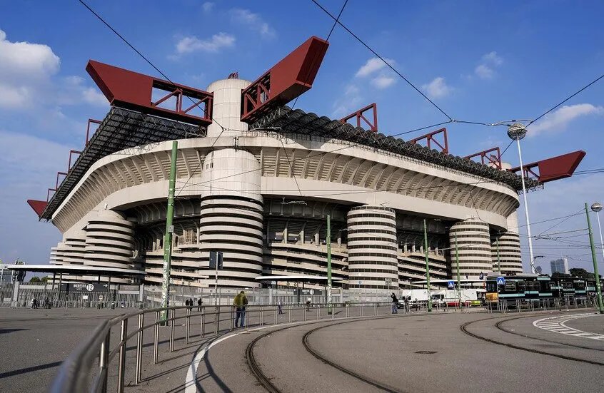 رسميًا: ميلان وإنتر يوقعان عقد شراء منطقة سان سيرو لبناء ملعب جديد