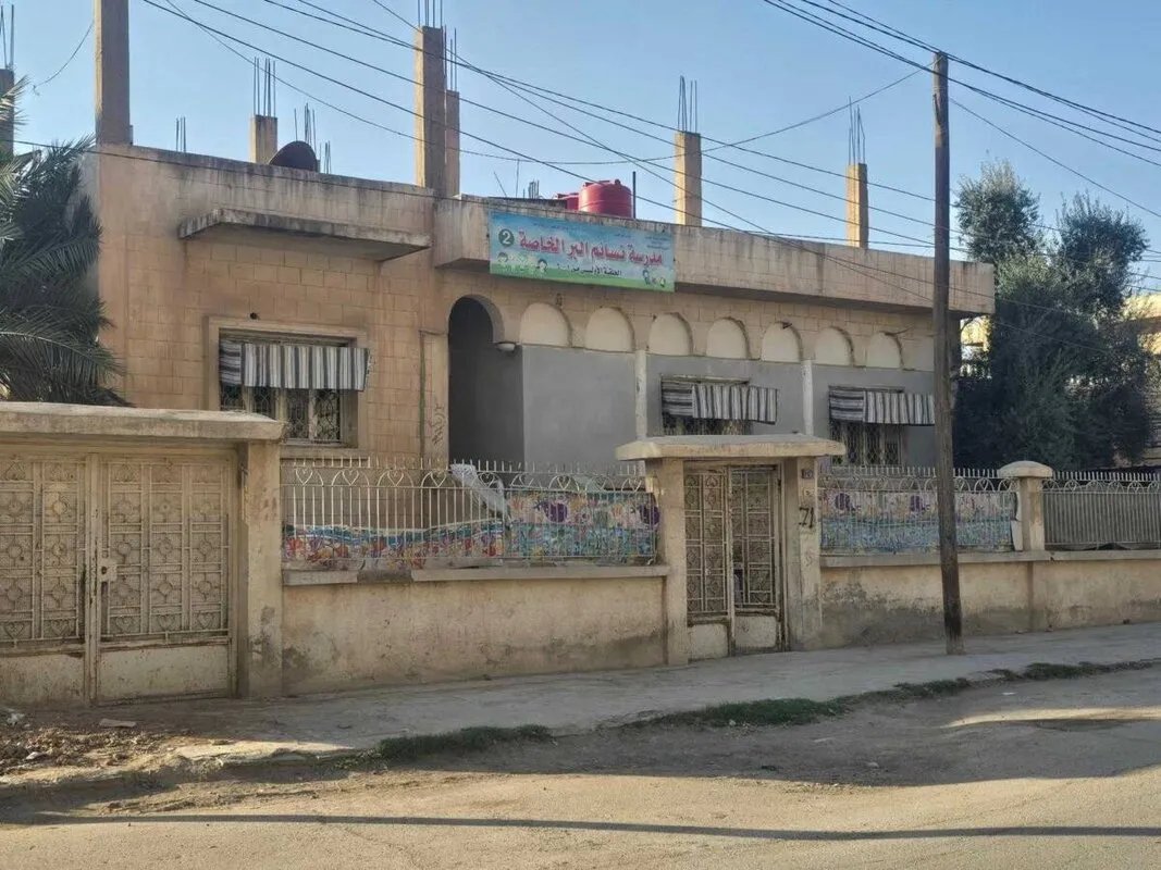 صراع المناهج يفاقم أزمة التعليم في شمال شرق سوريا: مستقبل الطلاب على المحك