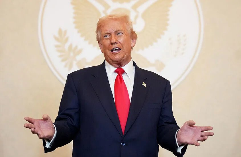 ترامب يصف الشرع بـ "الرجل القوي" ويكشف عن رفع العقوبات عن سوريا بطلب من تركيا وإسرائيل