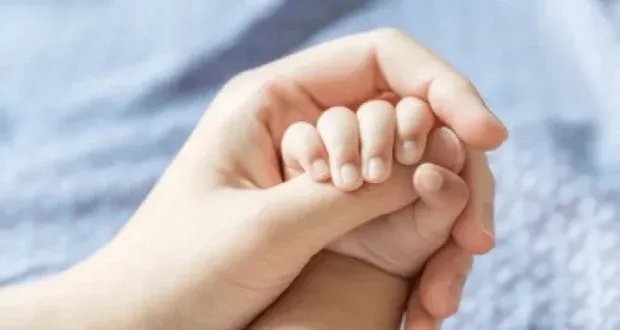 دراسة تكشف: علاقات الطفولة تحدد مستقبل ارتباطك العاطفي والاجتماعي