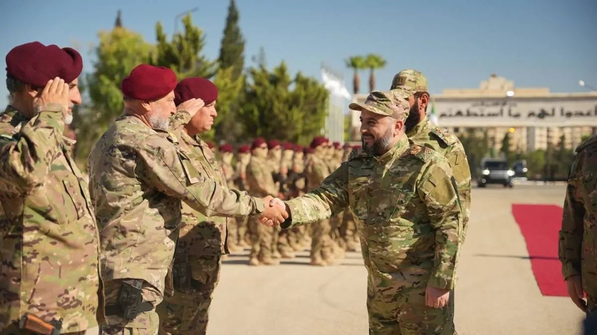 وزارة الدفاع السورية تفتح باب العودة لصف الضباط المنشقين: تفاصيل وشروط التقديم