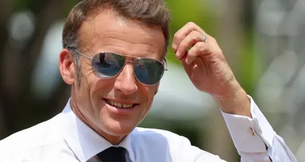 ماكرون محط أنظار في البرازيل: معانقة سيدتين تثير تفاعلاً واسعاً على الشبكات الاجتماعية