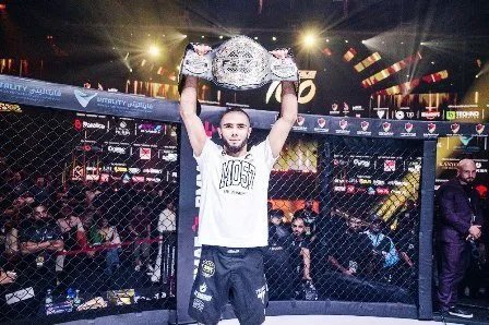 BRAVE 100: المنامة تتوهج بالنزالات المثيرة وتاريخ جديد لفنون القتال المختلطة