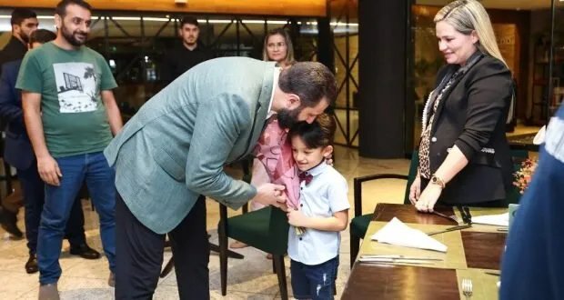 الرئيس الشرع يلتقي الجالية السورية في مدينة "بيليم" البرازيلية وسط ترحيب حار