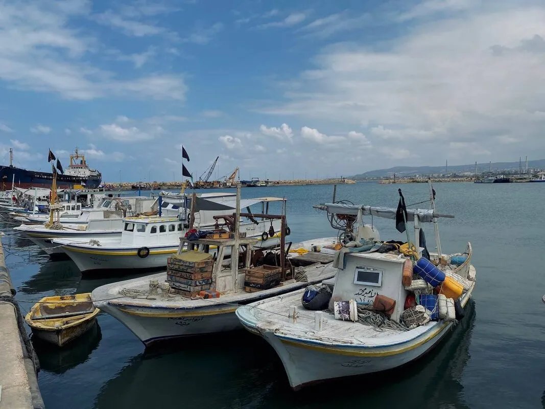 طرطوس: صيادو السمك يصارعون للبقاء في ظل تدهور الدخل وتحديات المعيشة