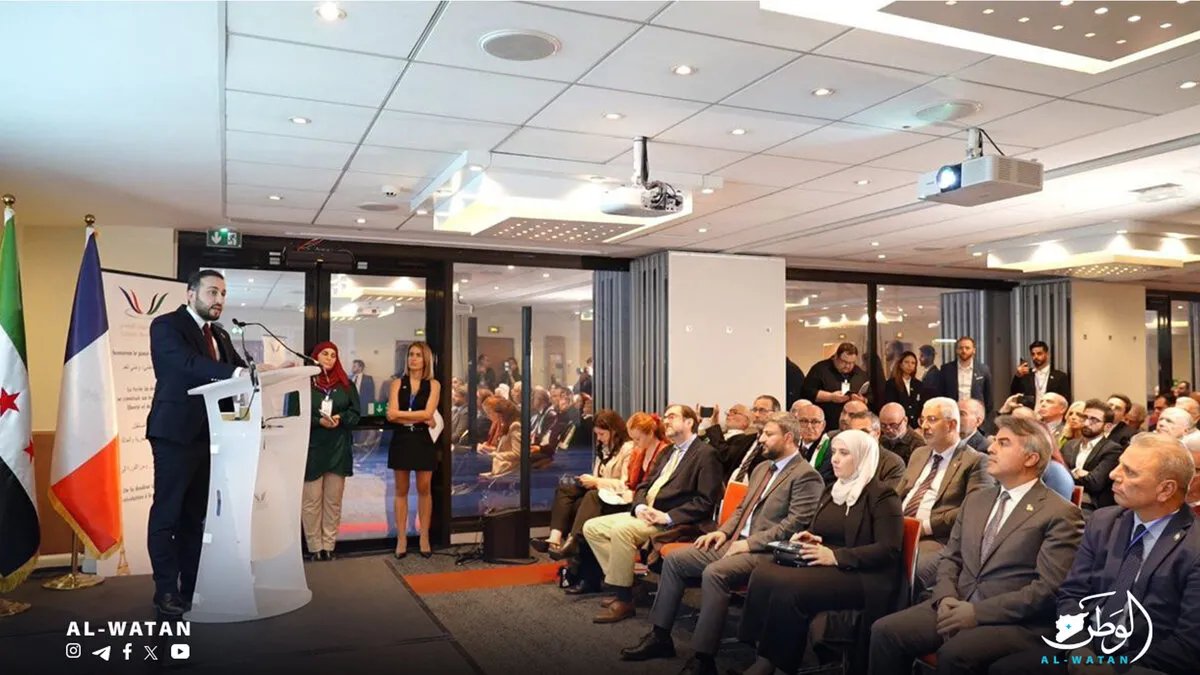 باريس تكرم "شركاء الأمل" في الثورة السورية بحضور وفد حكومي