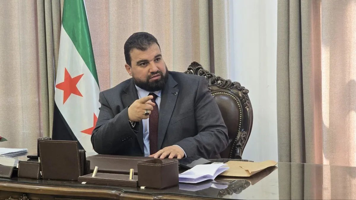 محافظ السويداء: الفصائل العسكرية ستنضوي تحت وزارة الدفاع ولا وجود لدعوات انفصالية