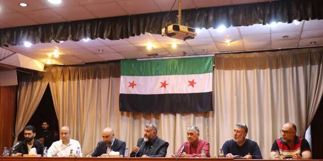 محافظ درعا يبحث مع رؤساء المجالس المحلية سبل تحسين الخدمات الأساسية والاستجابة لاحتياجات المواطنين