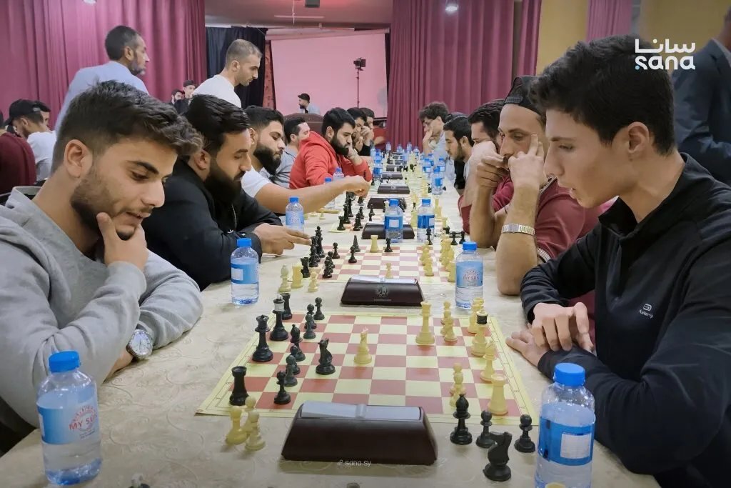 جامعة الفرات تنظم بطولة شطرنج مثيرة لطلابها في دير الزور