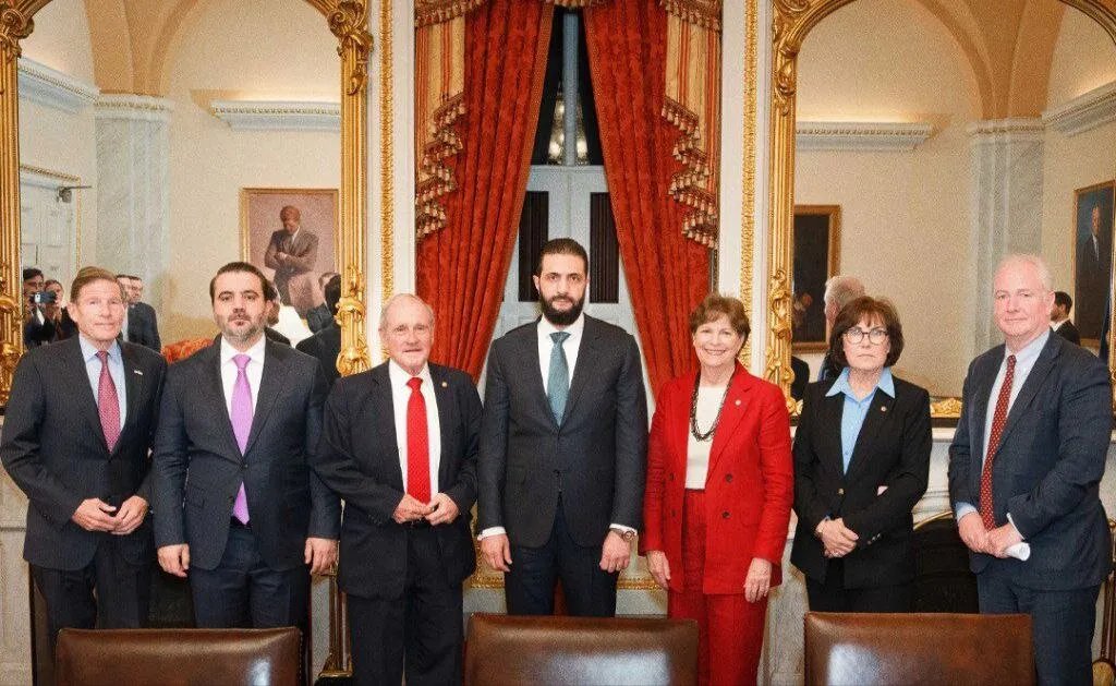 عضوا مجلس الشيوخ الأمريكي يبحثان مع الشرع انخراط سوريا الإيجابي مع جيرانها بما فيهم إسرائيل